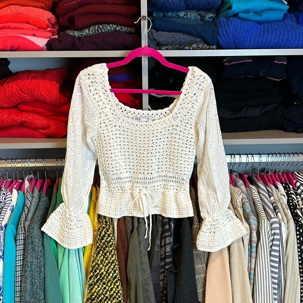Zara ivory crocheted and eyelet long sleeve scoop neck top size S NWOT